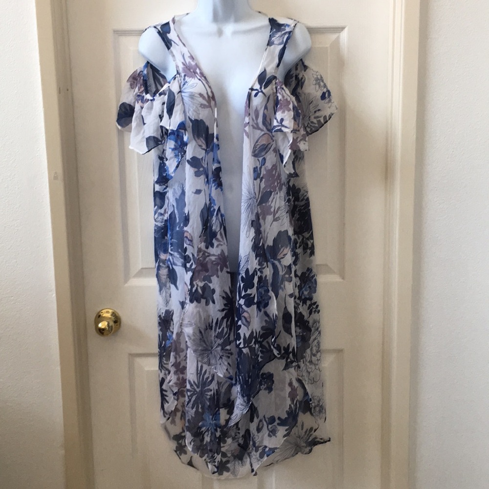 MUDD Cold shoulder sheer vest/kimono NWT